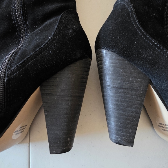 Seychelles Black Suede Knee-High Boots Size 8.5 Stacked Heel Side Zip Knit Cuff - Picture 7 of 14